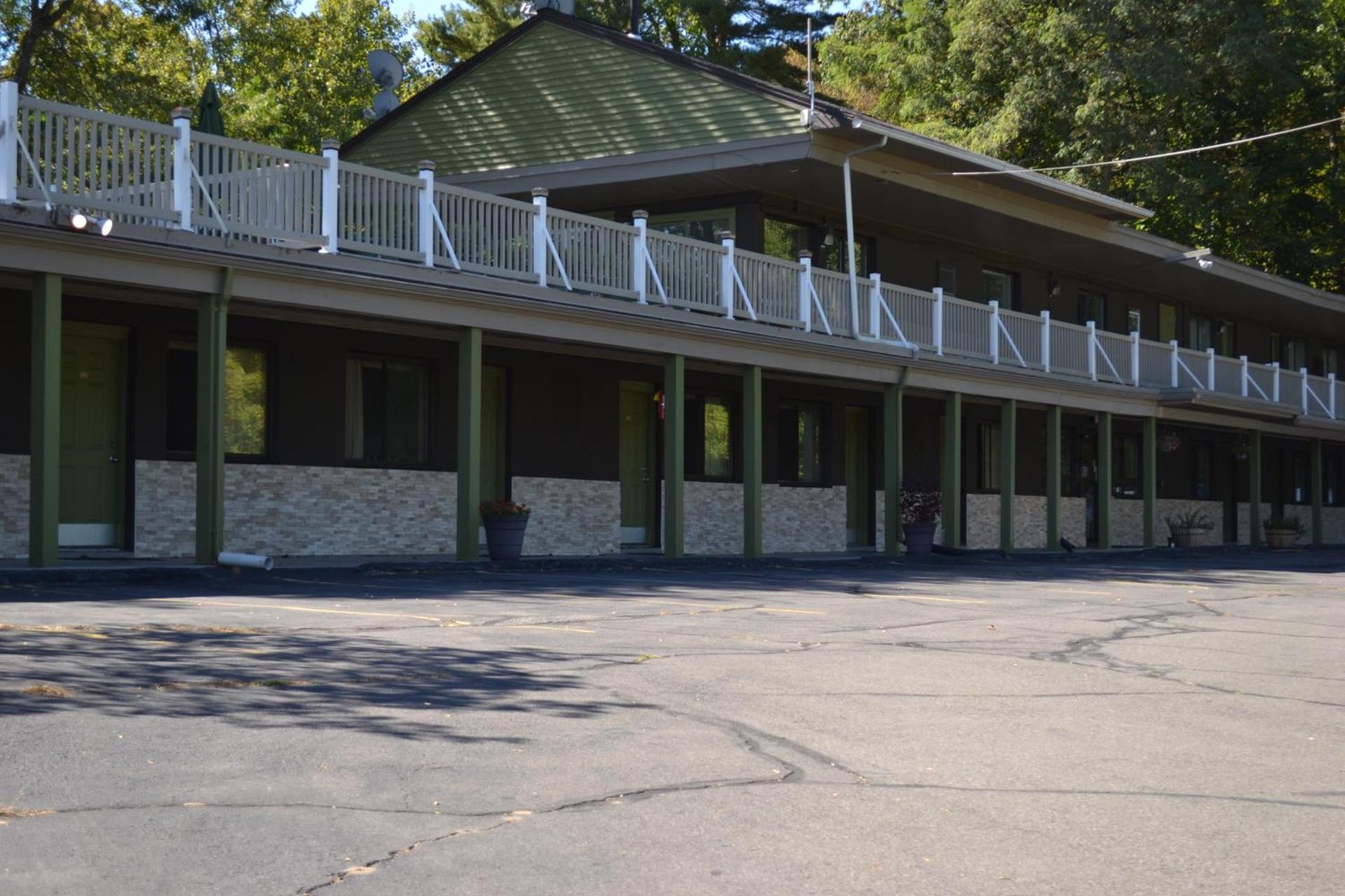 Mount Holyoke Inn photo 14