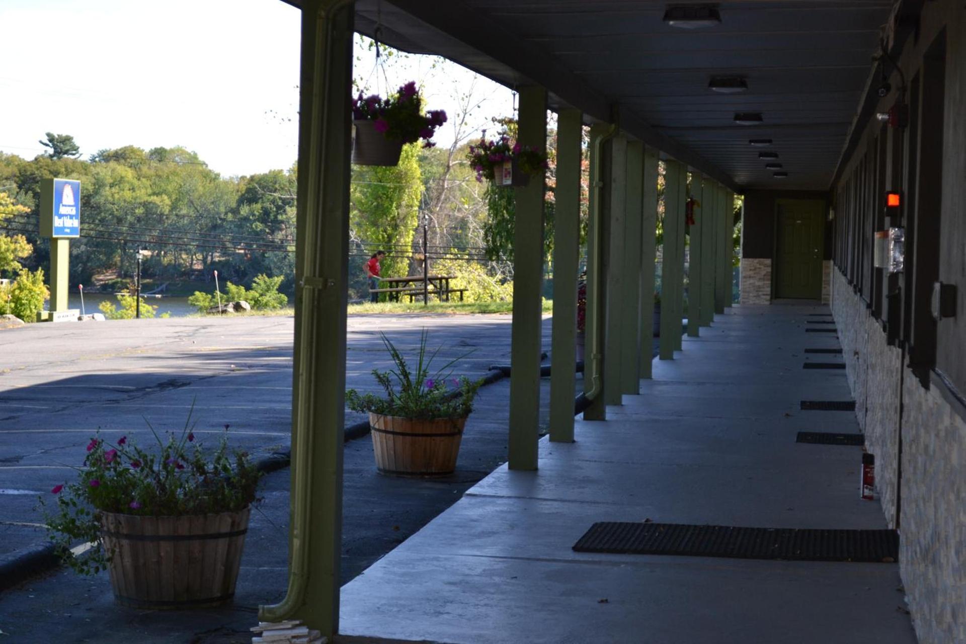 Mount Holyoke Inn photo 20