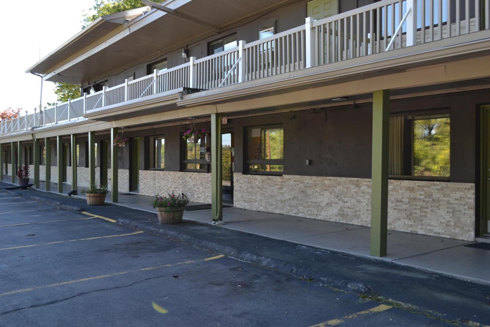 Mount Holyoke Inn photo 22