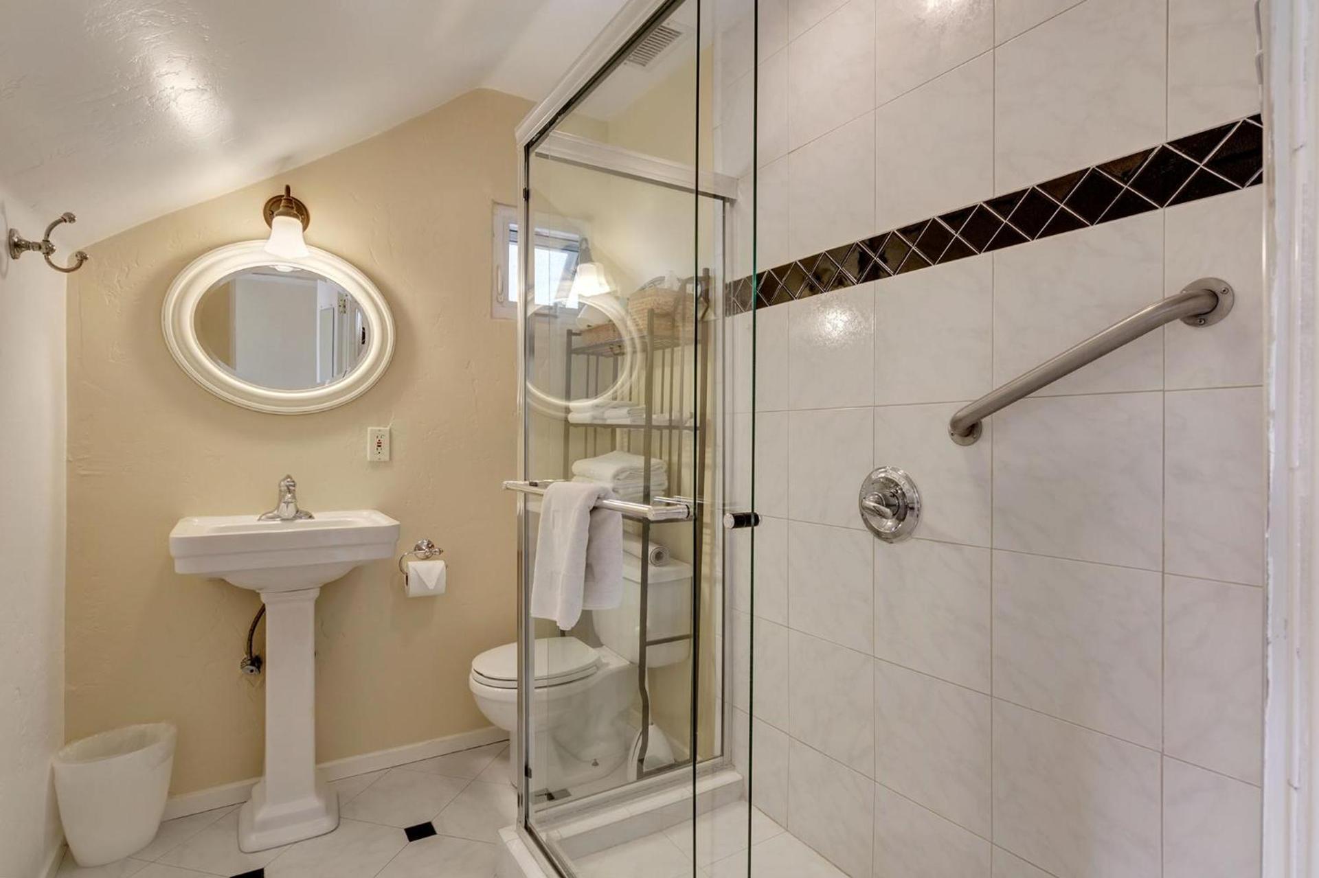 Hillcrest House Bed & Breakfast photo 44