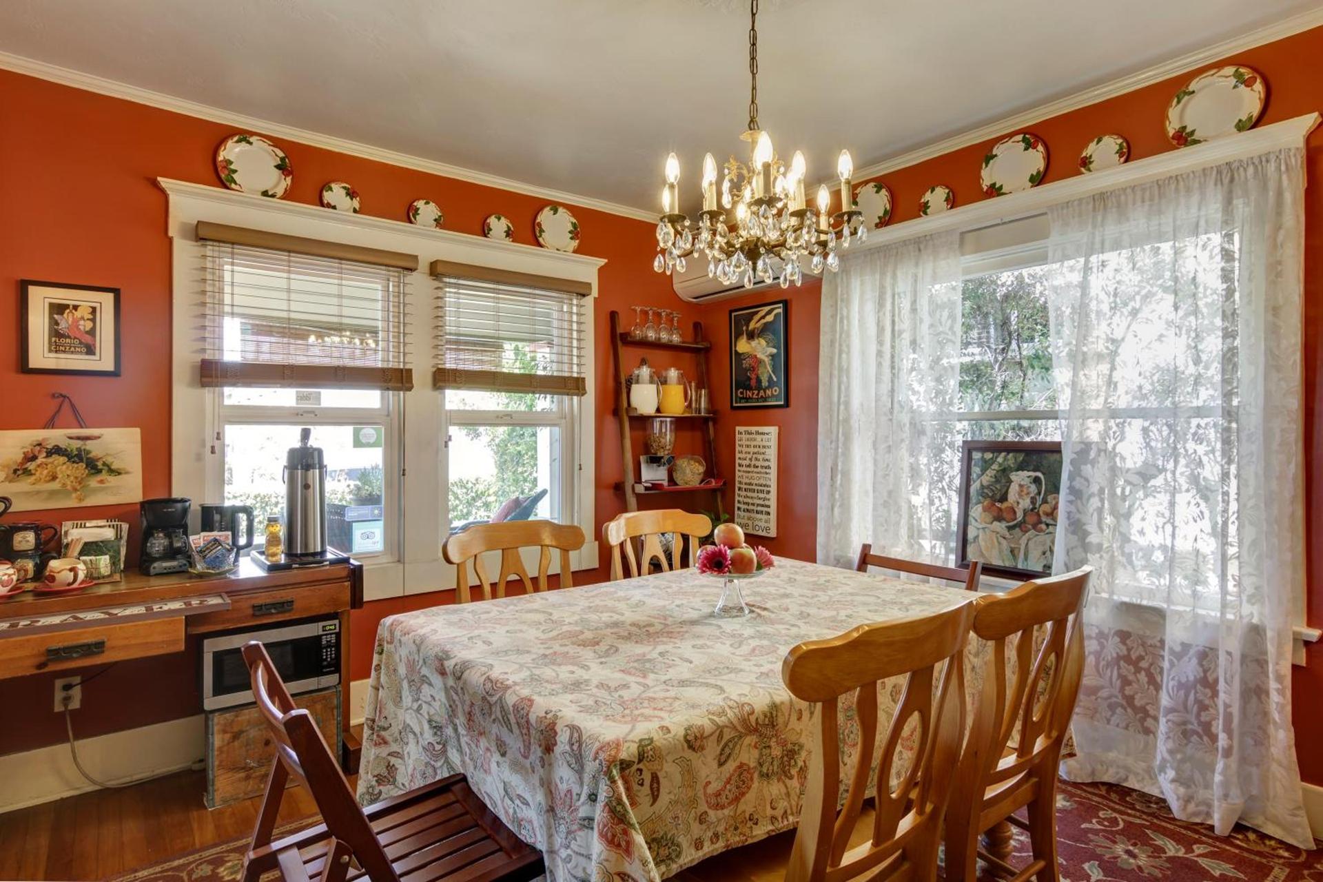 Hillcrest House Bed & Breakfast photo 43