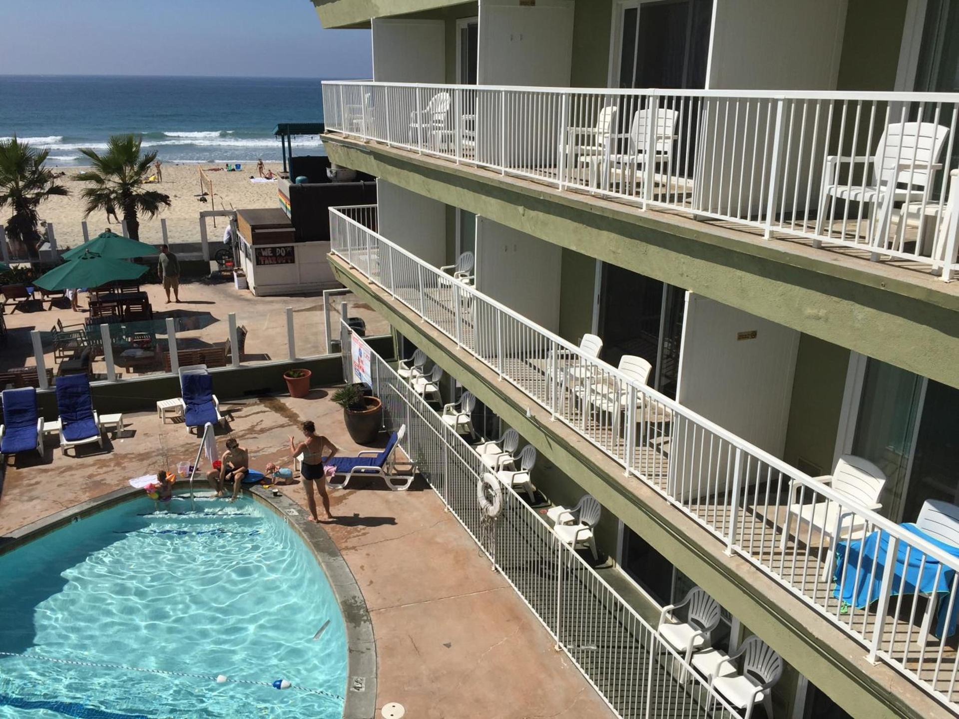Surfer Beach Hotel photo 19