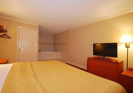 Greenville Inn & Suites photo 18