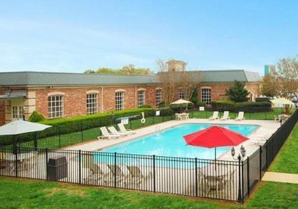 Greenville Inn & Suites photo 3