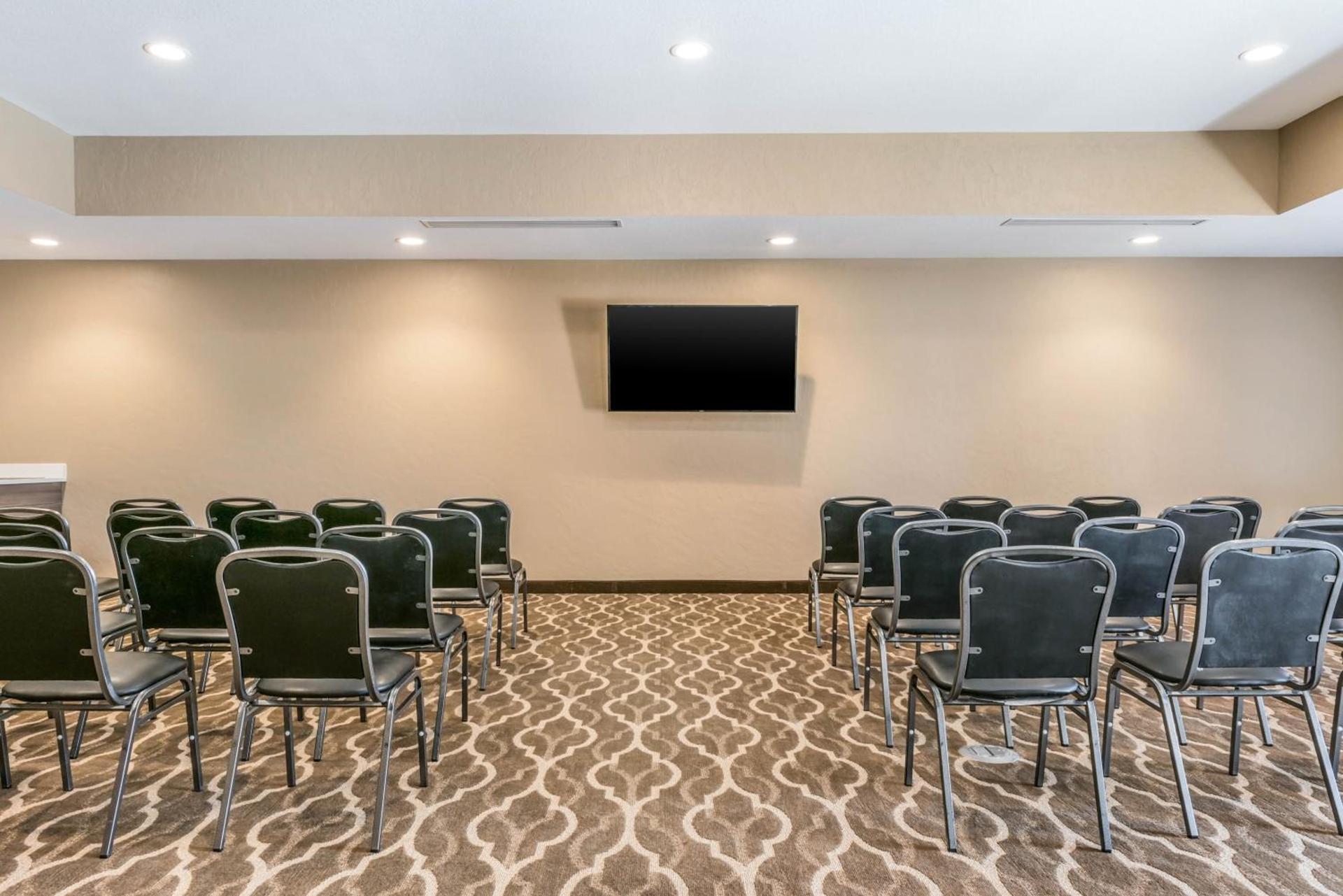 Comfort Suites Florence - Cincinnati South photo 32