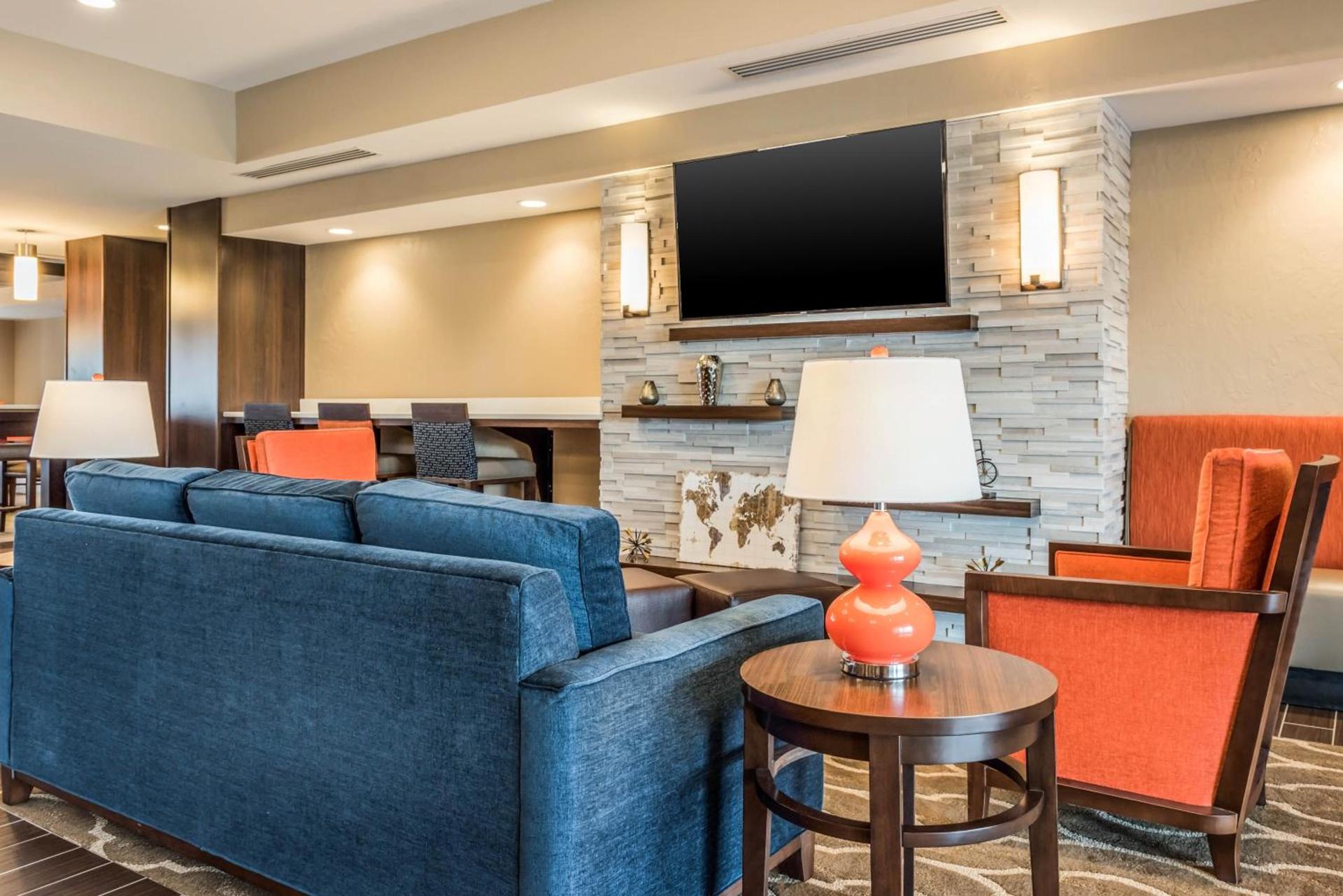 Comfort Suites Florence - Cincinnati South photo 15
