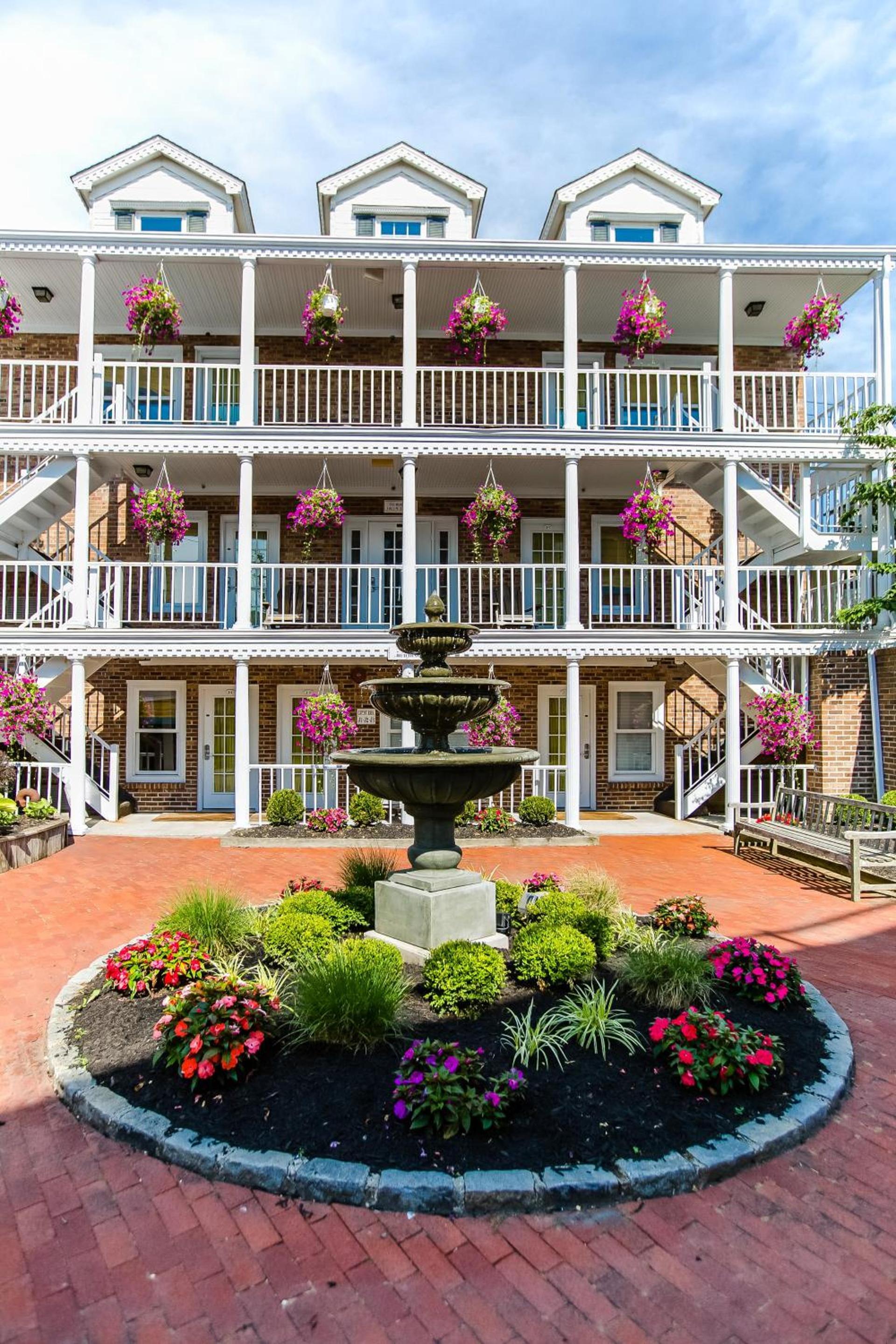Danfords Hotel & Marina photo 4