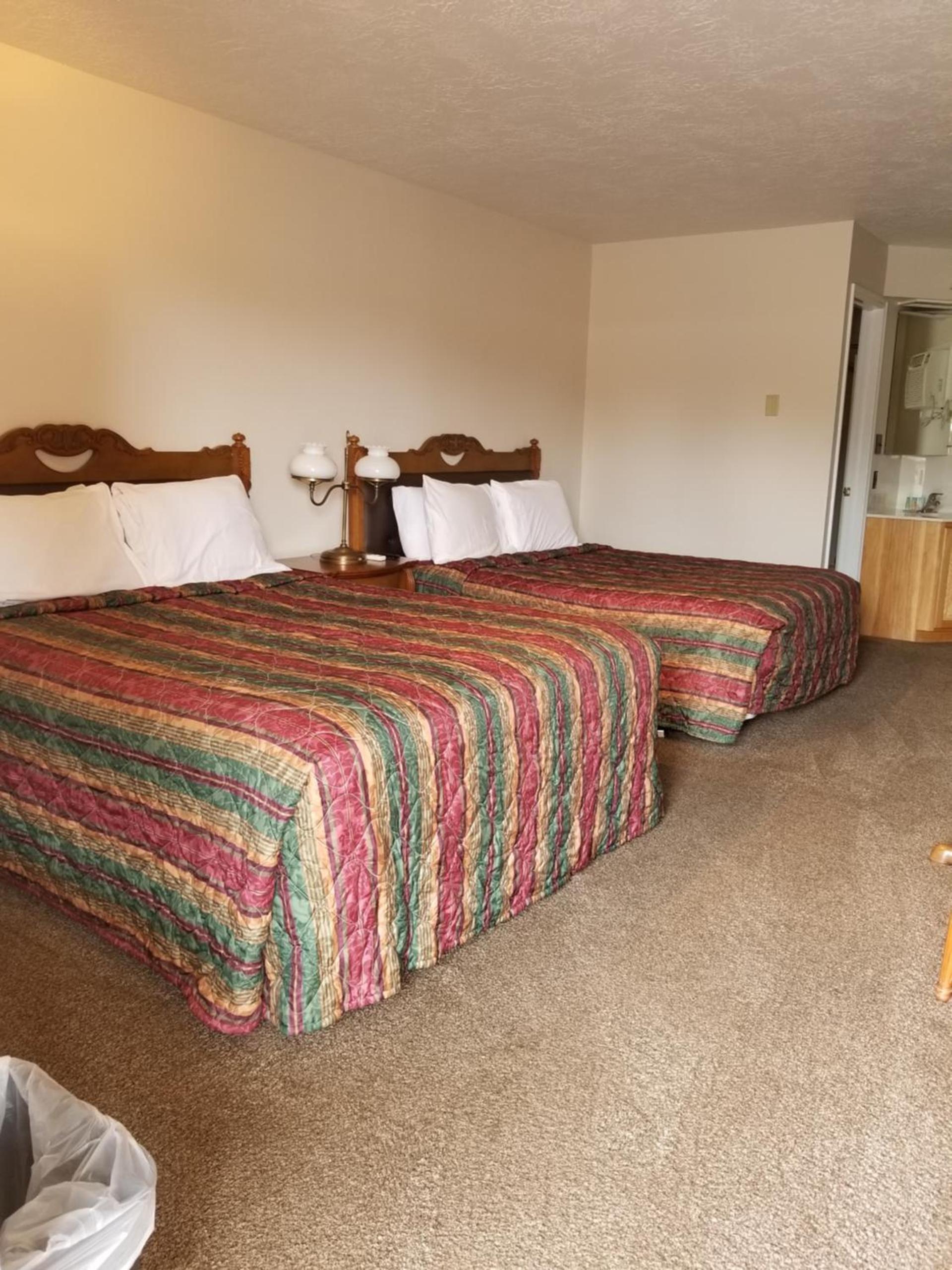 Plaza Motel photo 4