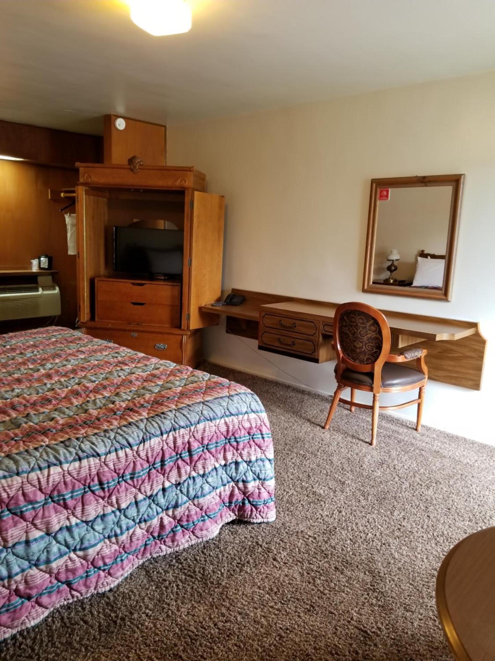 Plaza Motel photo 2