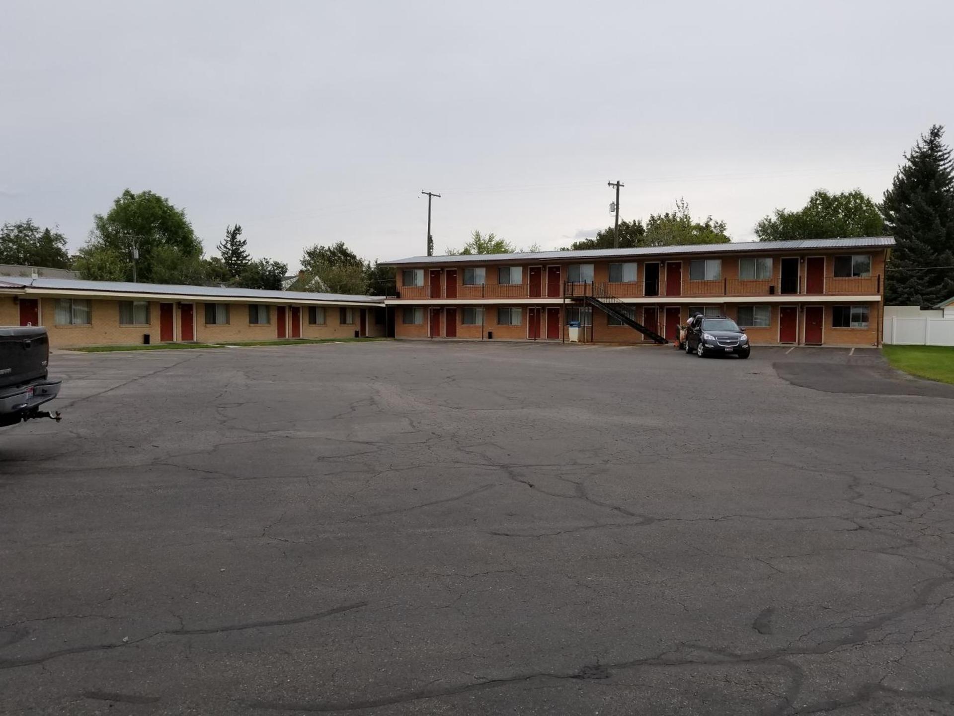 Plaza Motel photo 1