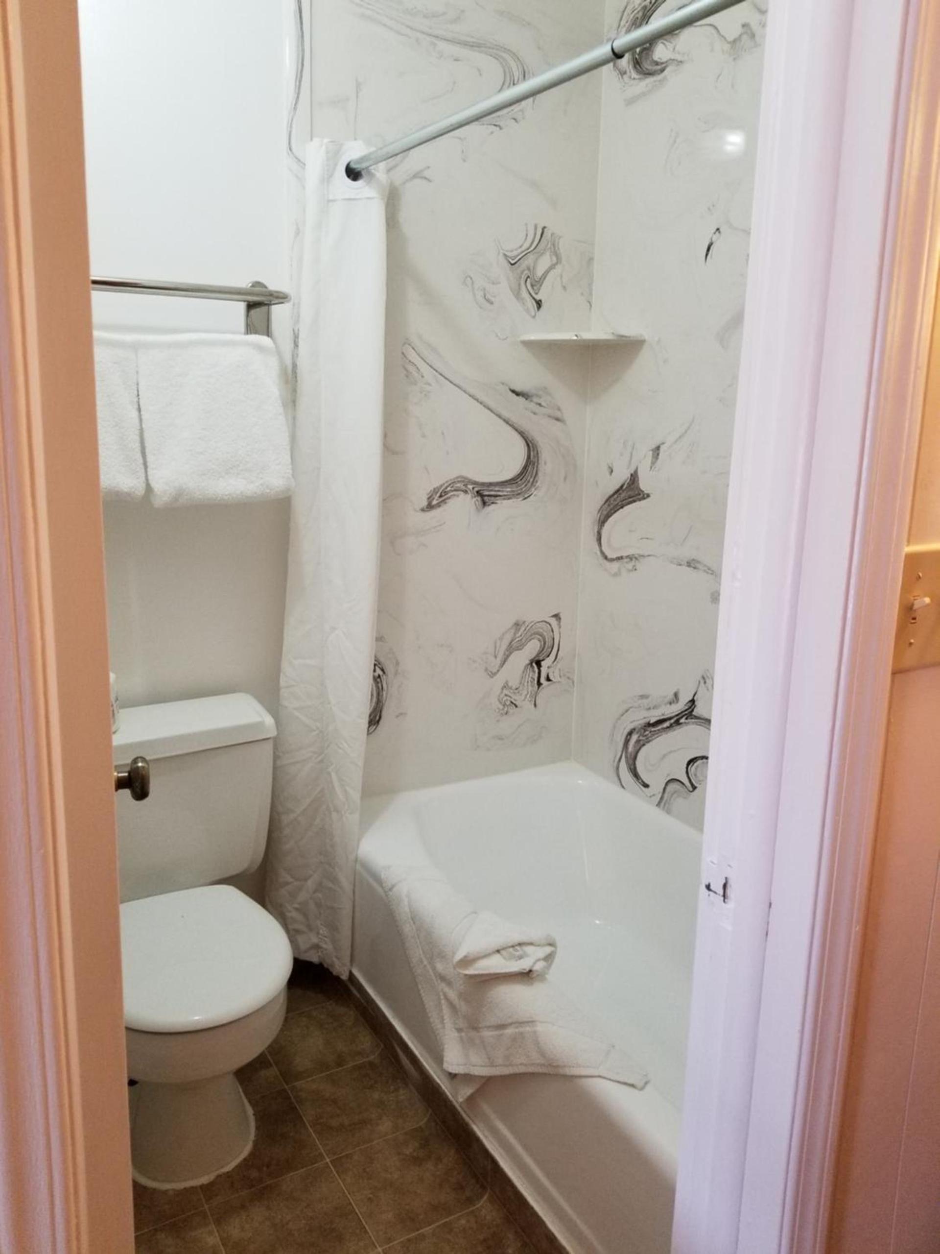 Plaza Motel photo 8