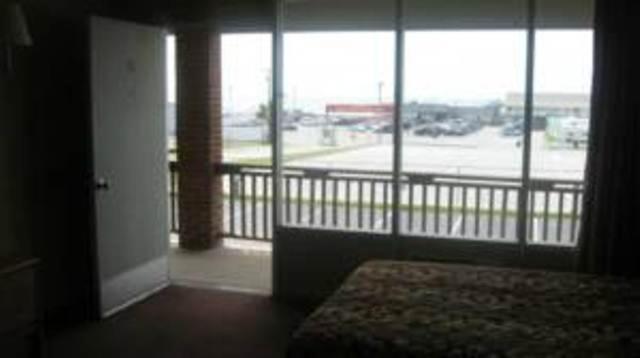 Oceanview Inn - Emerald Isle photo 8