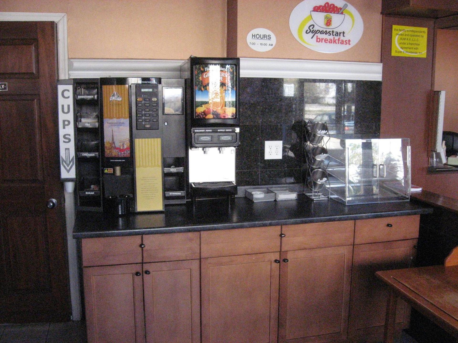 Super 8 by Wyndham Atlantic City photo 21