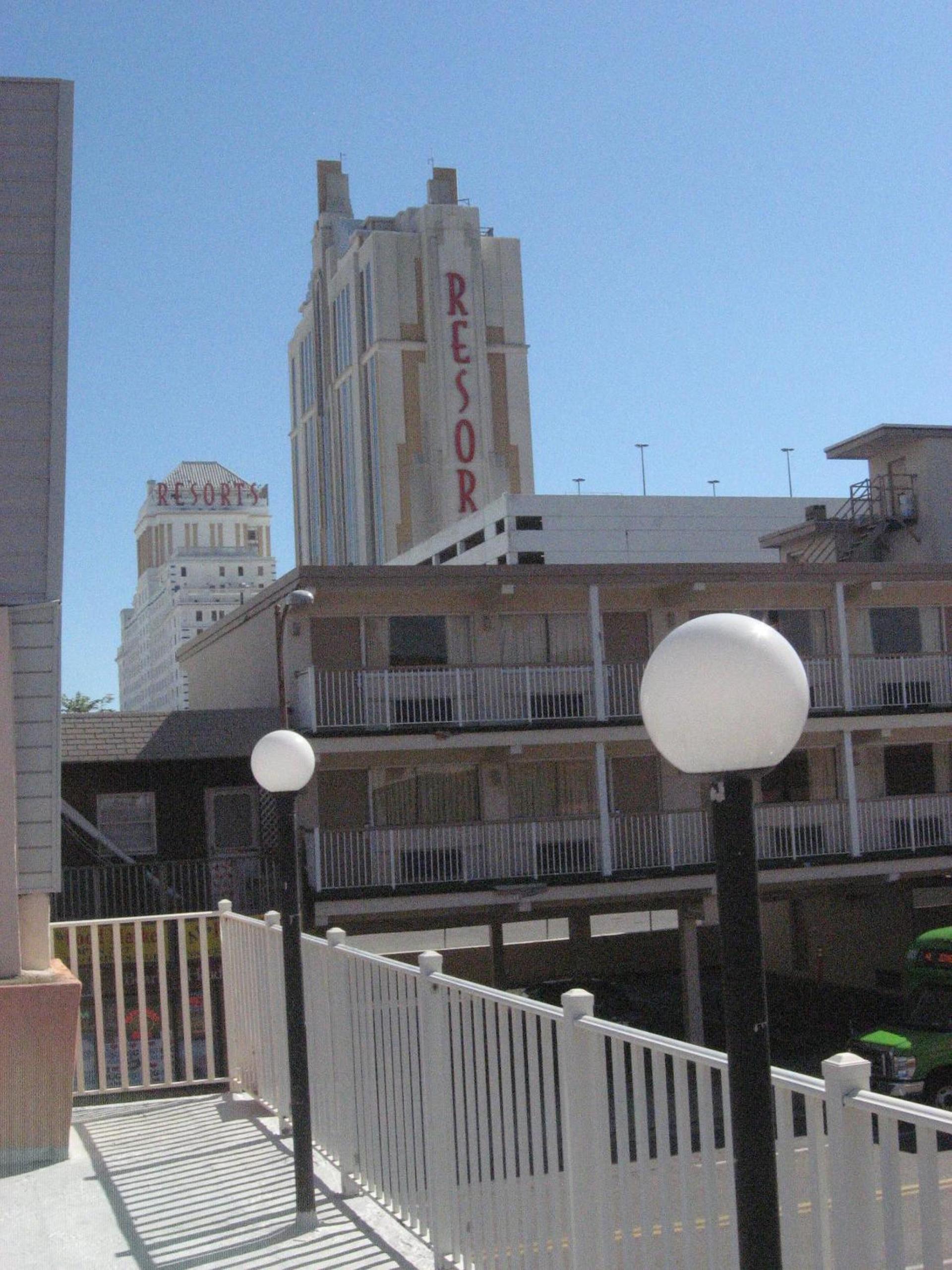 Atlantic Motor Inn Near Boardwalk photo 9