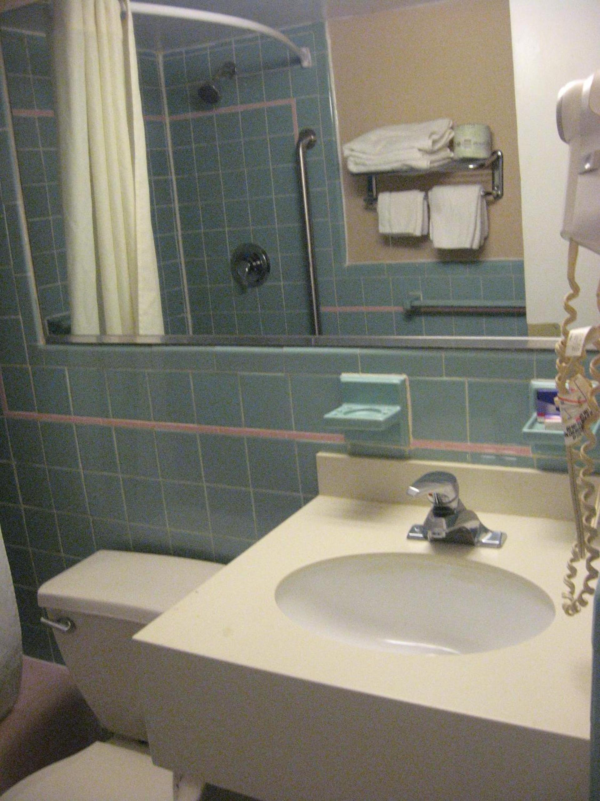 Atlantic Motor Inn Near Boardwalk photo 27