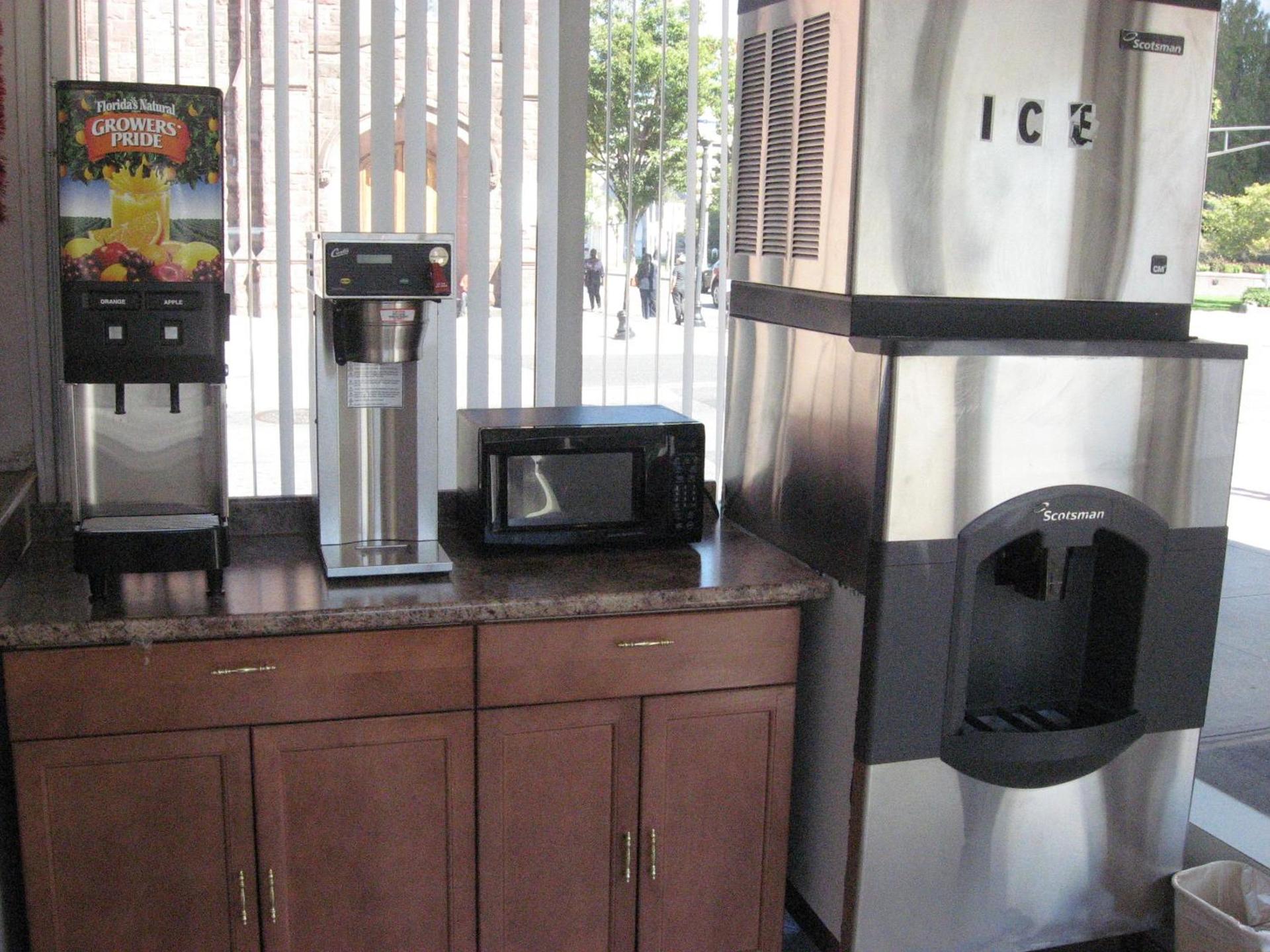 Atlantic Motor Inn Near Boardwalk photo 14