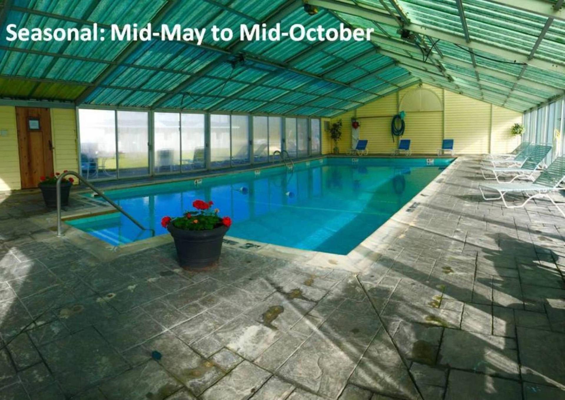 Thunderbird Inn of Mackinaw City photo 4