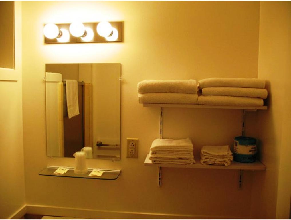 Golden West Motel photo 35