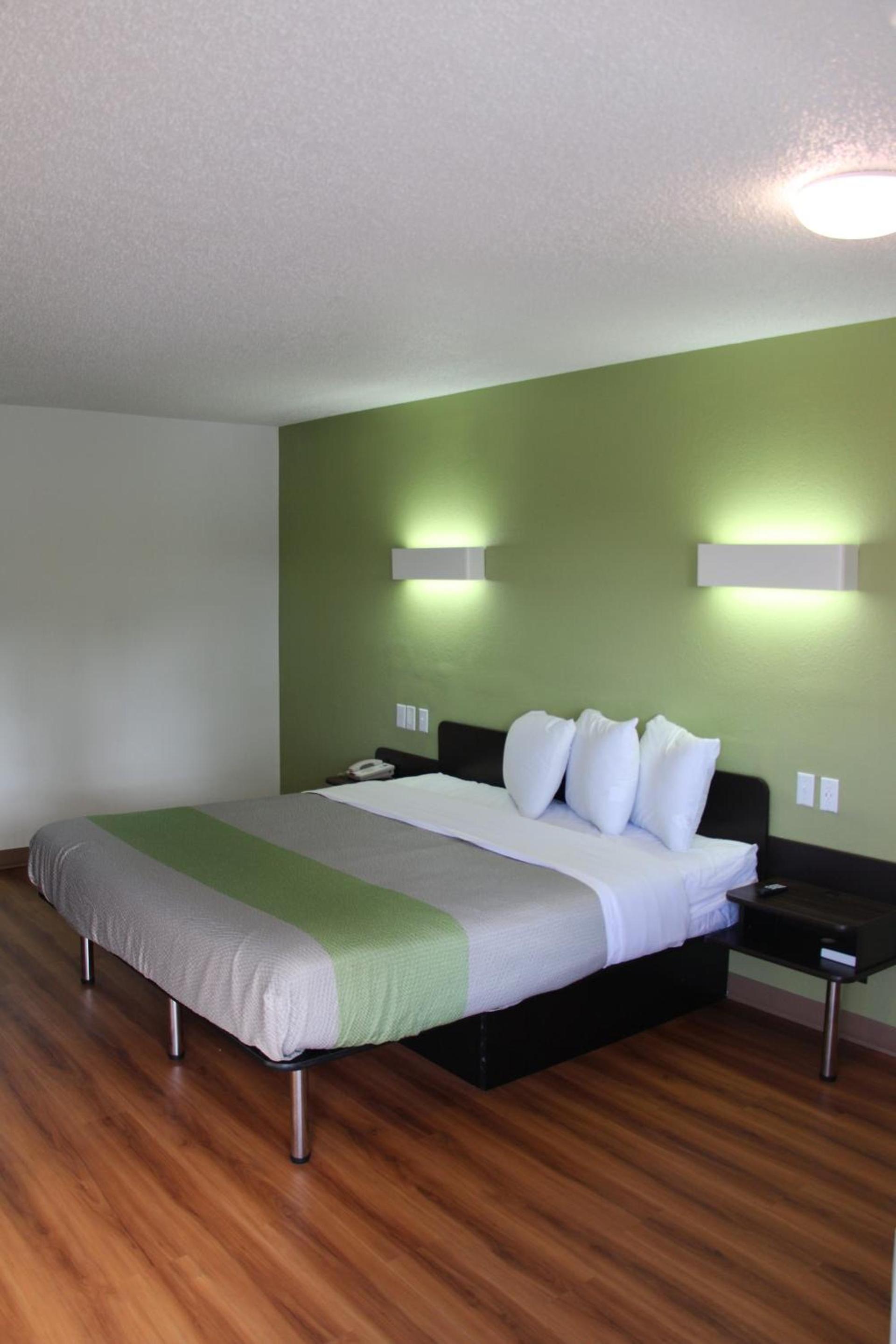 Days Inn by Wyndham Cincinnati I-71 photo 8