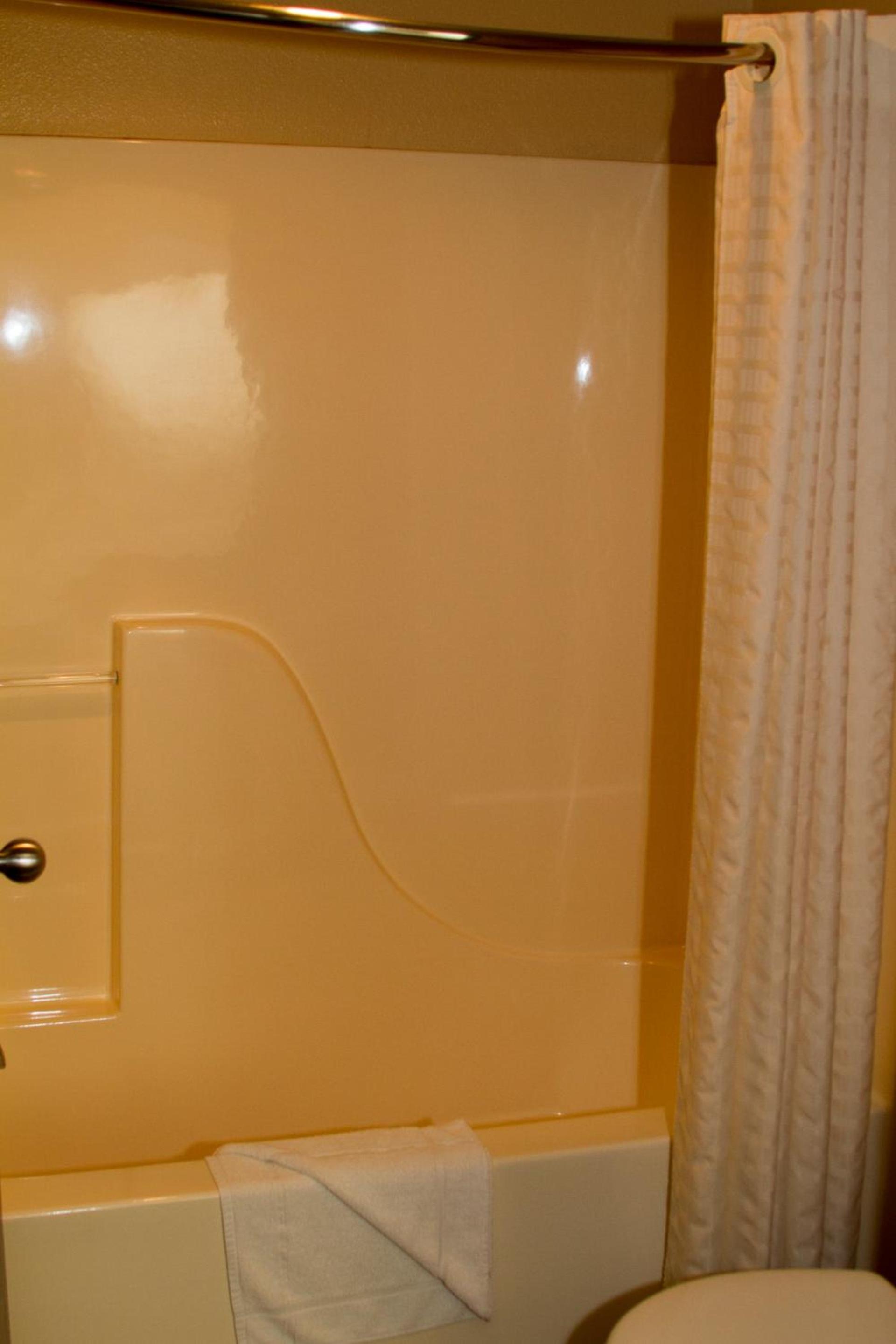Cottonwood Inn & Suites photo 4