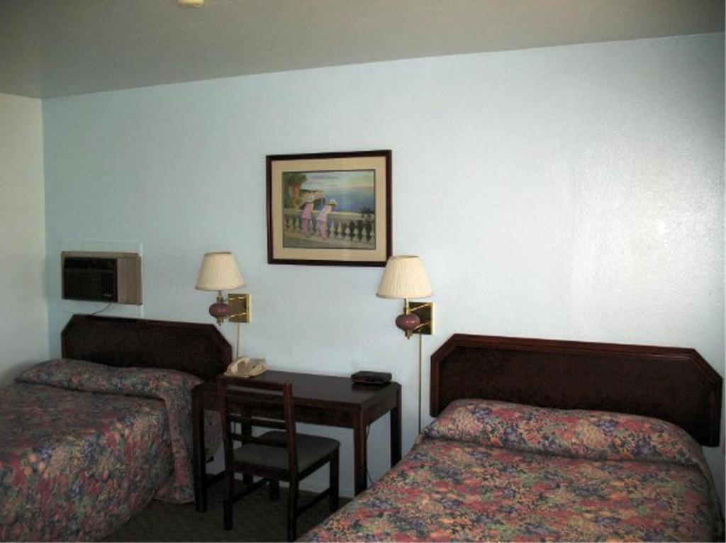 Golden West Motel photo 14