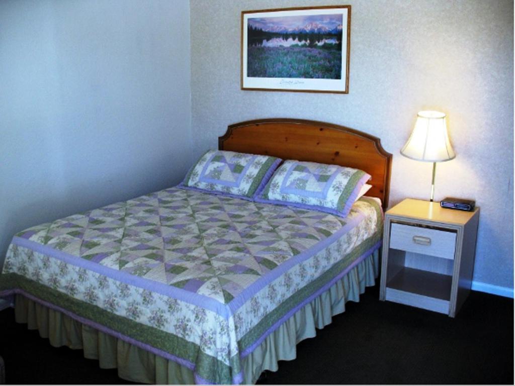 Golden West Motel photo 36