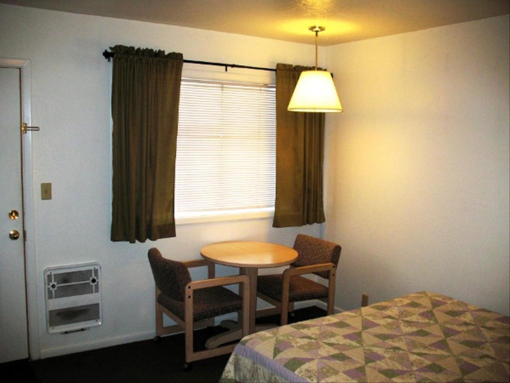 Golden West Motel photo 20