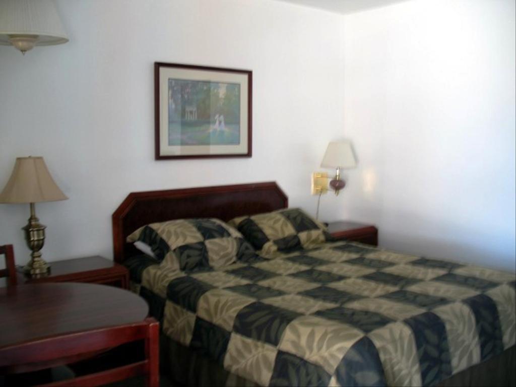 Golden West Motel photo 22