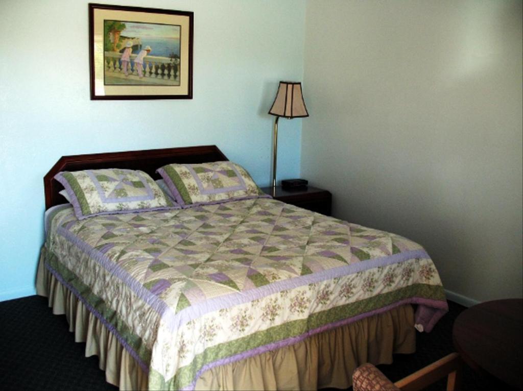 Golden West Motel photo 23