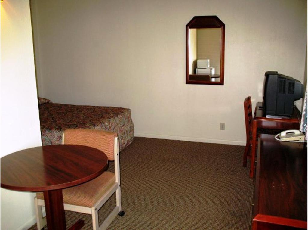 Golden West Motel photo 24