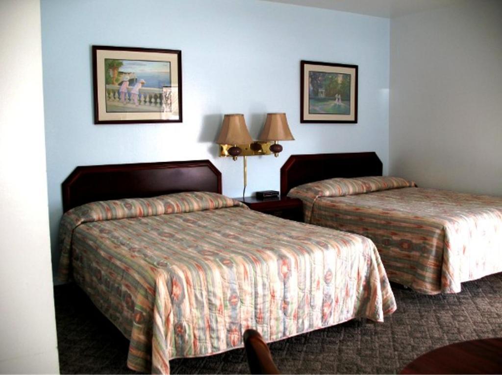 Golden West Motel photo 32