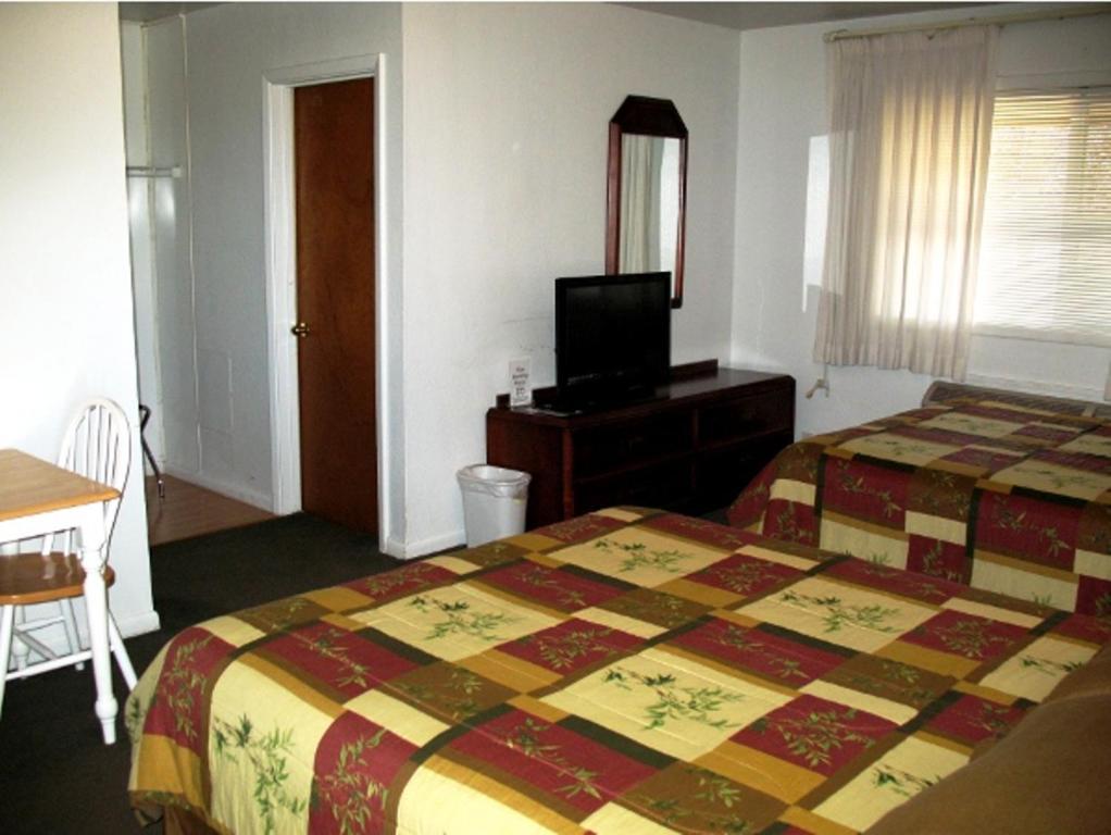 Golden West Motel photo 33