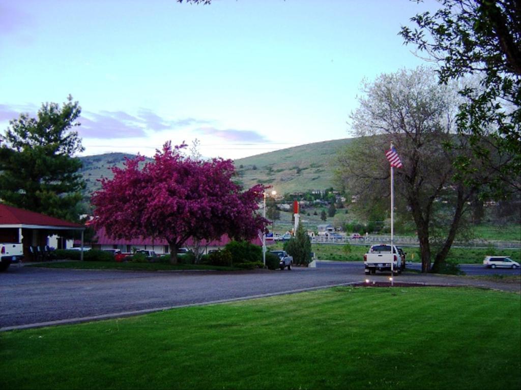 Golden West Motel photo 34