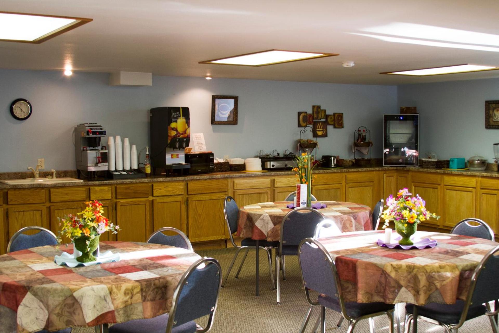 Cottonwood Inn & Suites photo 6