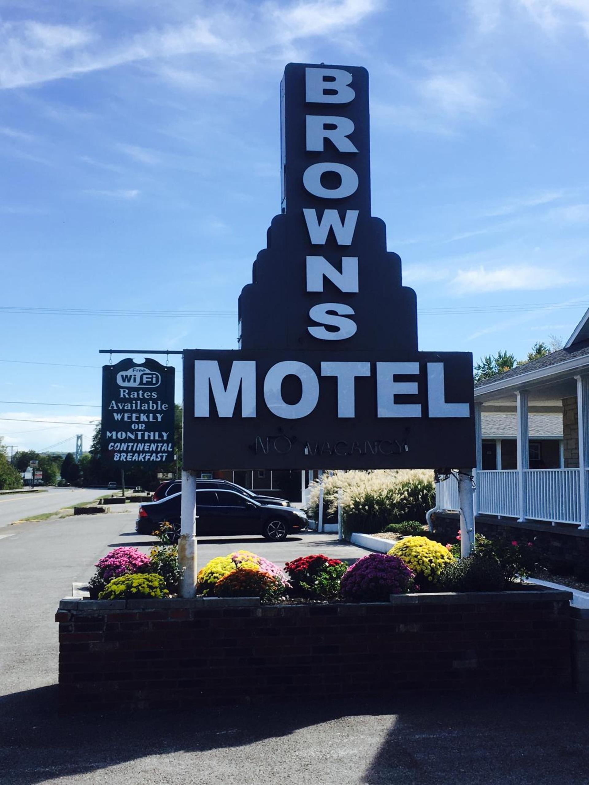 Brown's Motel photo 10