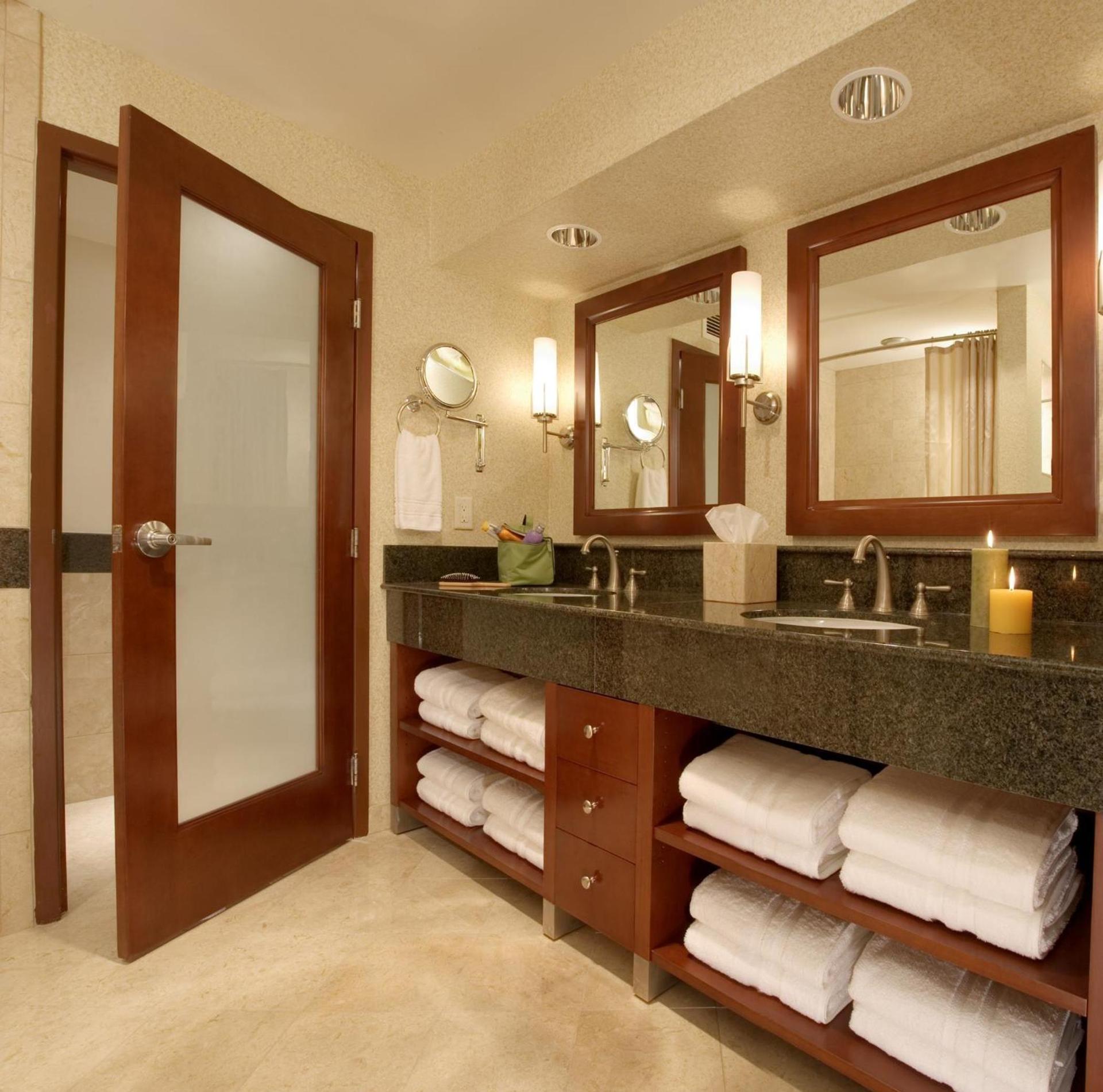 Monterey Bay Inn photo 6
