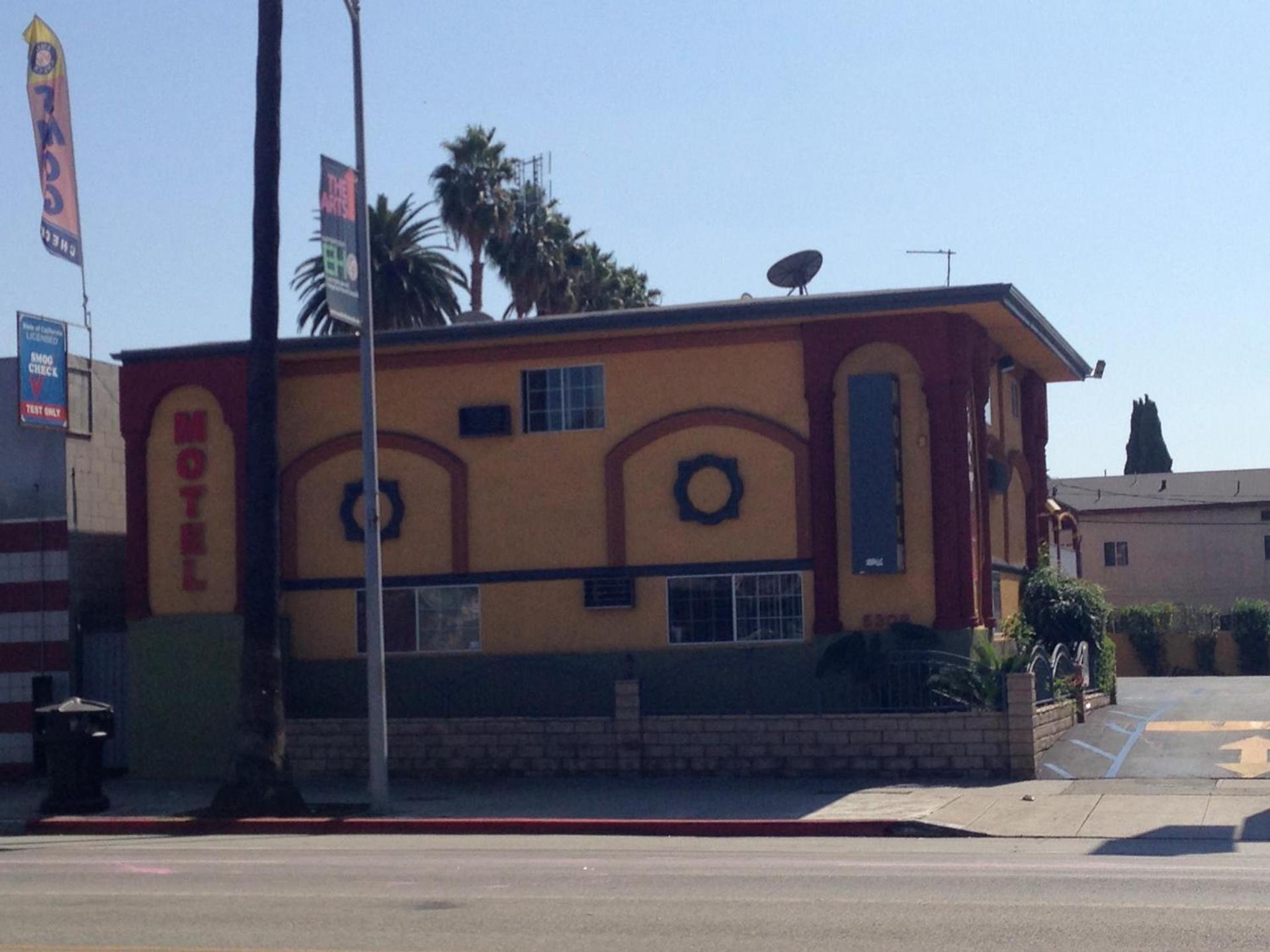 Economy Inn Hollywood photo 29