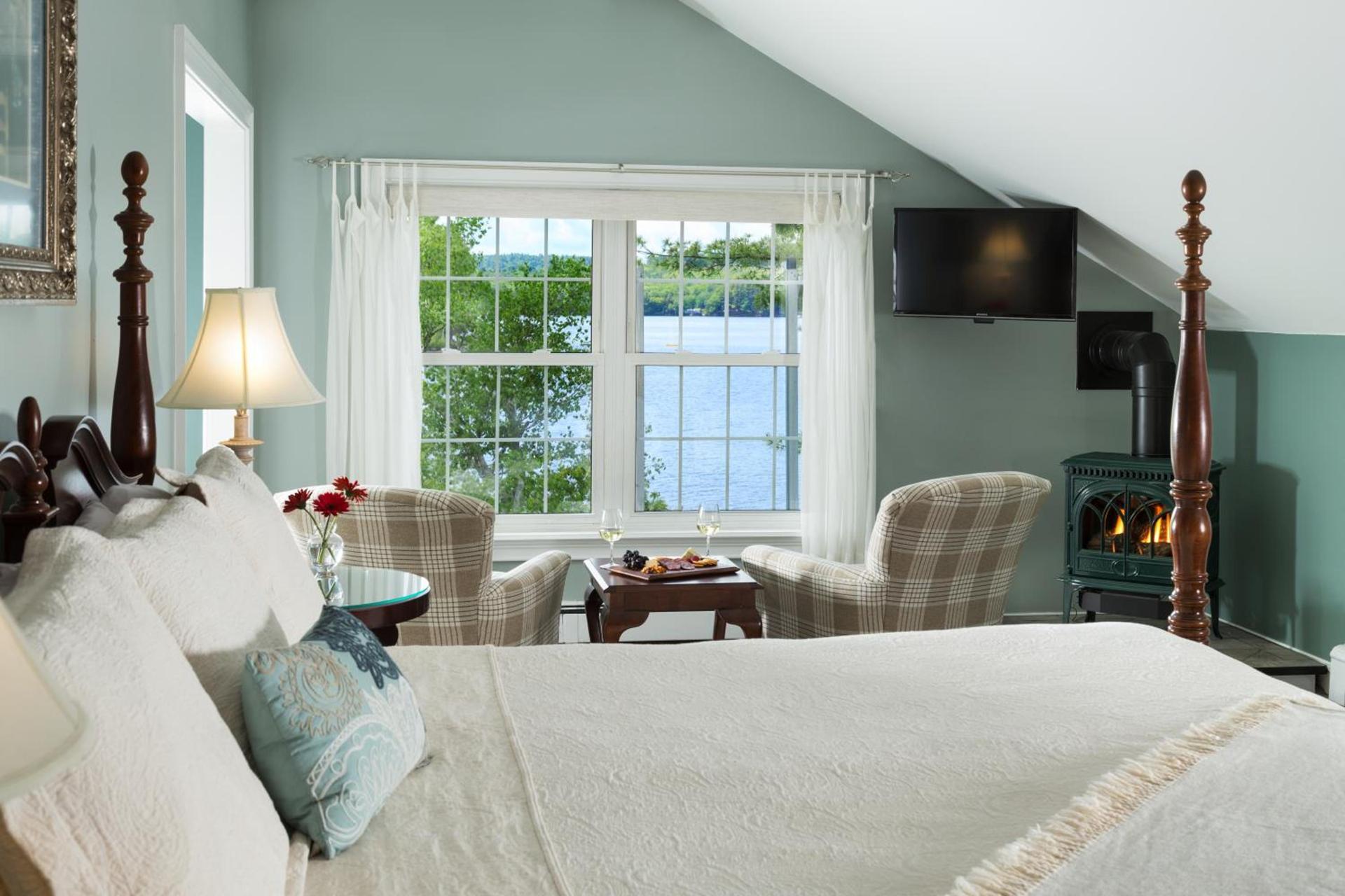 Wolf Cove Inn photo 11