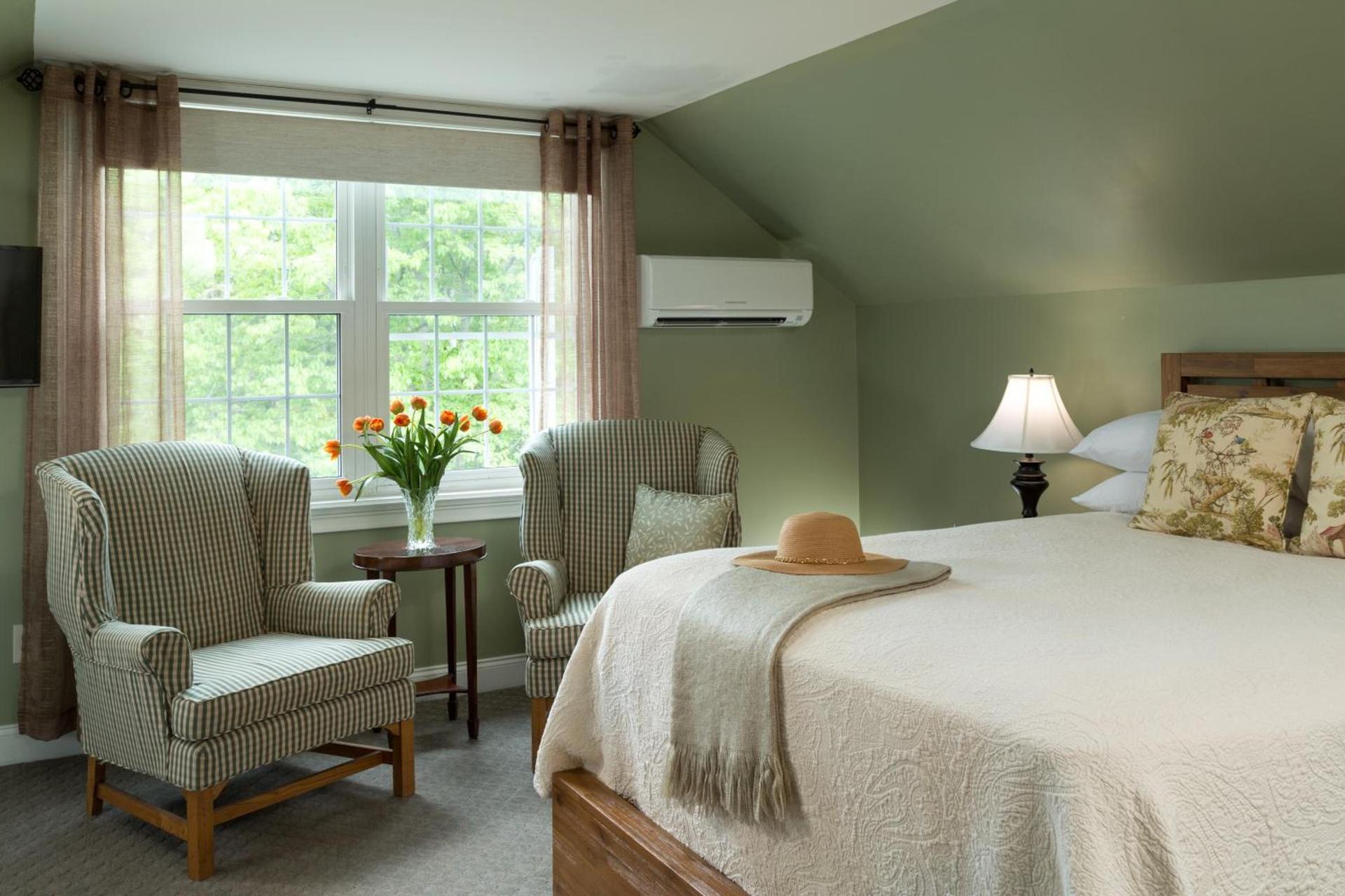 Wolf Cove Inn photo 7