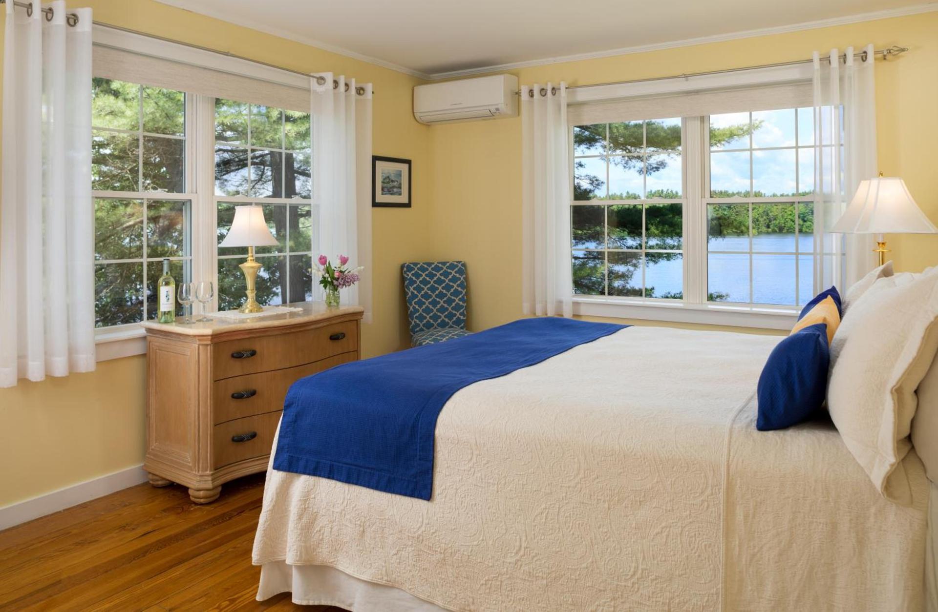 Wolf Cove Inn photo 6