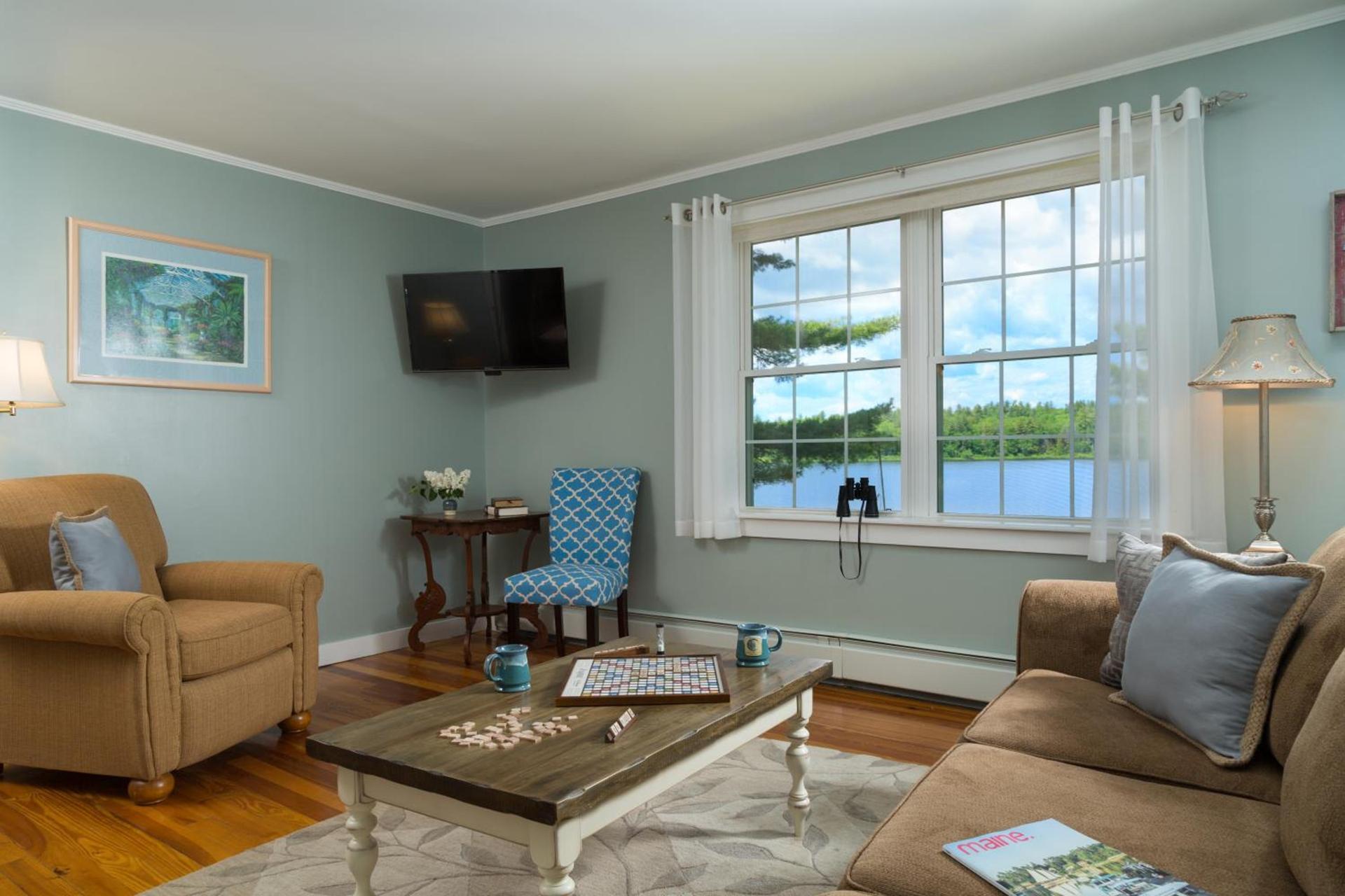 Wolf Cove Inn photo 3