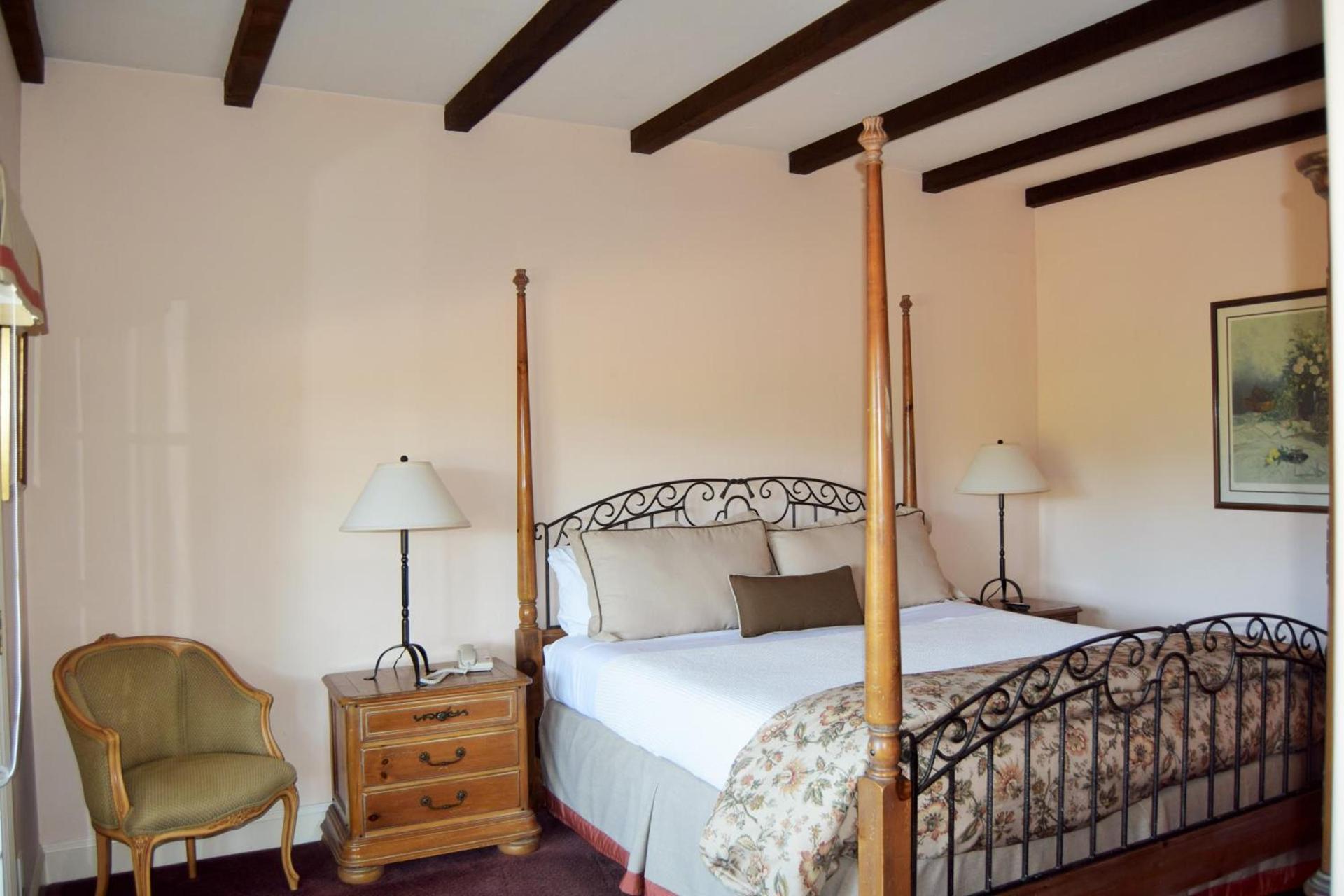 Vineyard Country Inn photo 15
