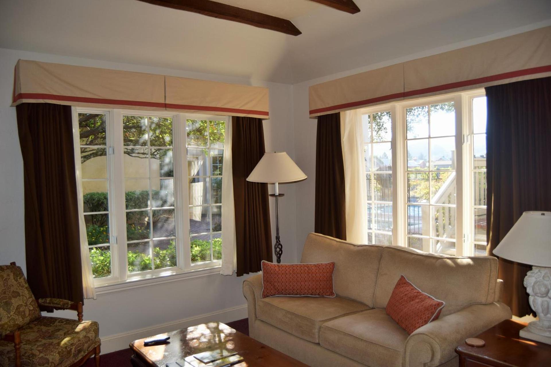 Vineyard Country Inn photo 11