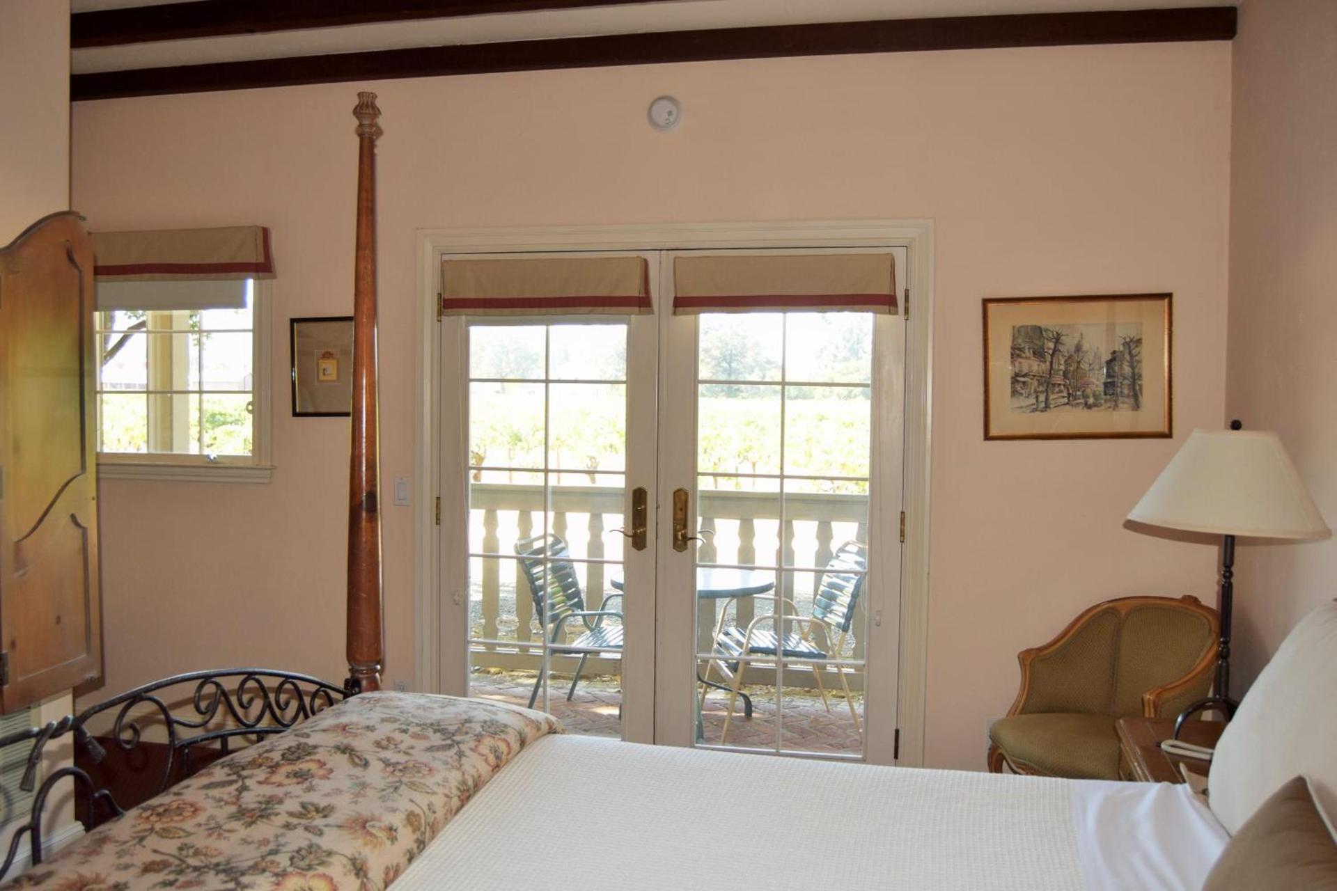 Vineyard Country Inn photo 10