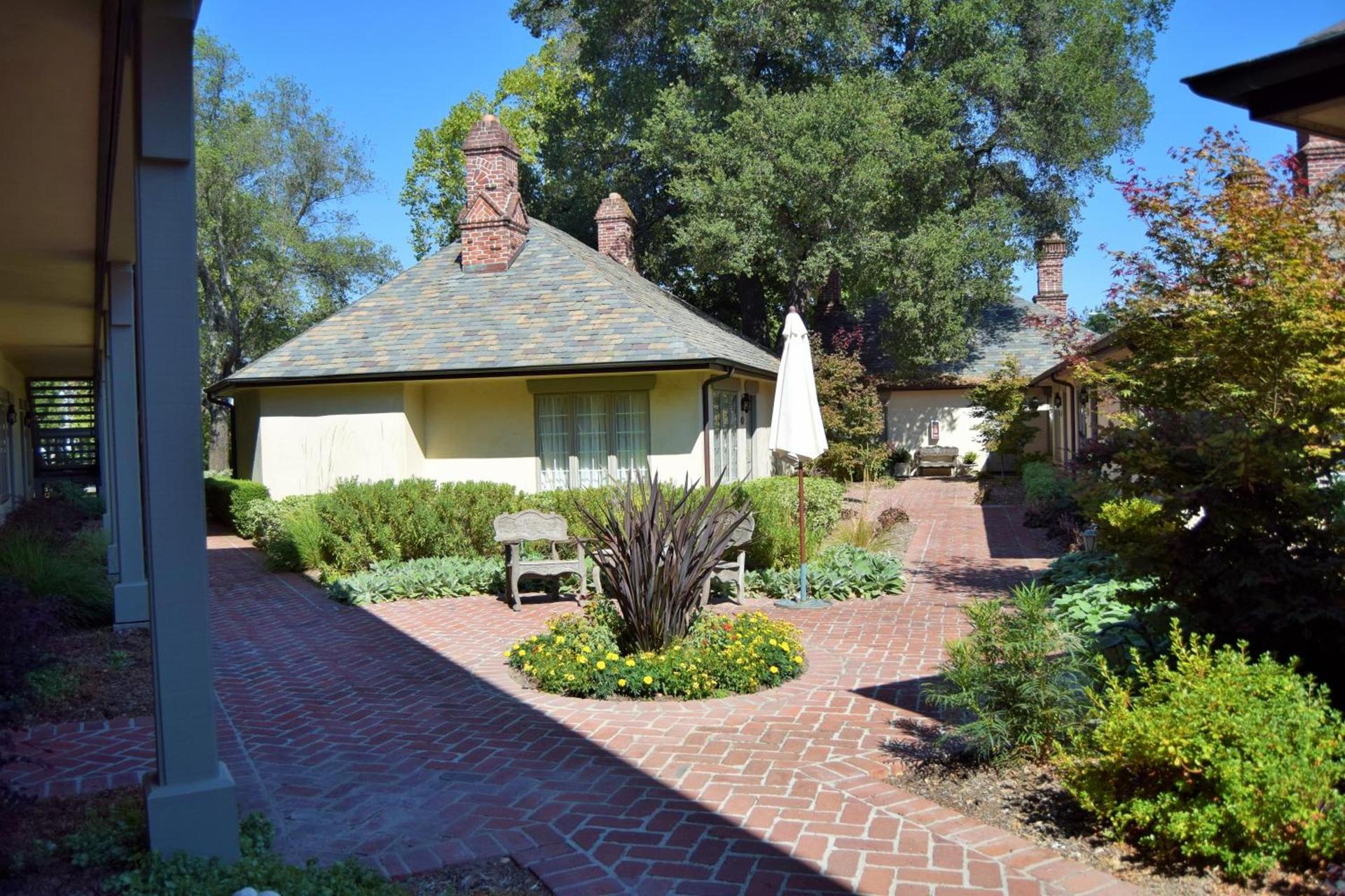 Vineyard Country Inn photo 4