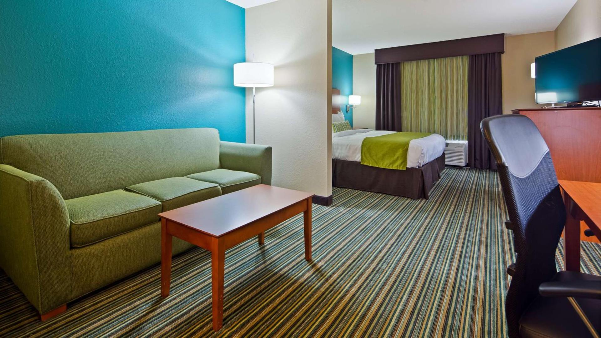 BEST WESTERN Plus Menomonie Inn & Suites photo 17