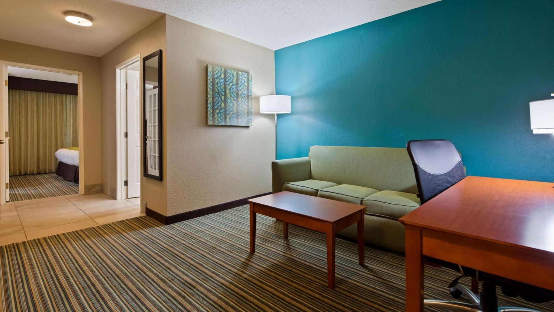 BEST WESTERN Plus Menomonie Inn & Suites photo 15