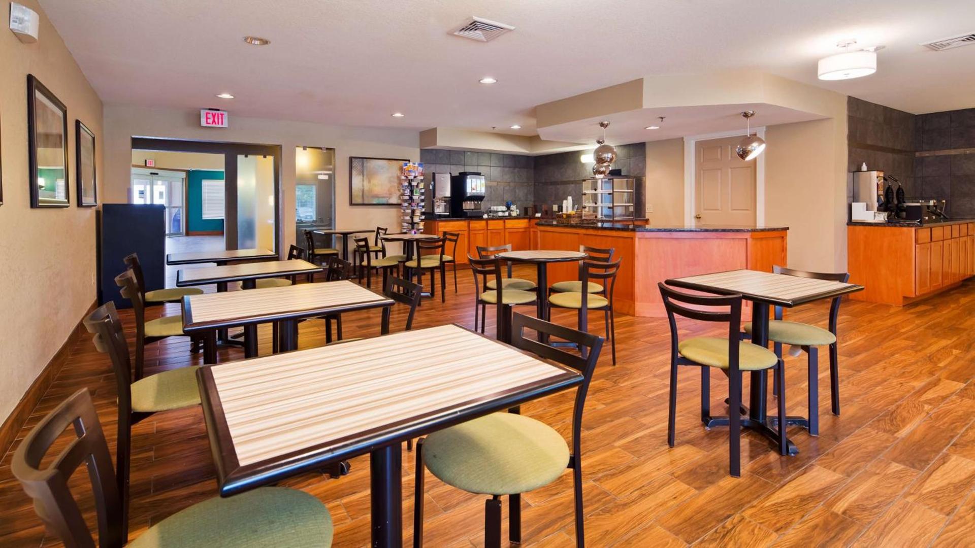 BEST WESTERN Plus Menomonie Inn & Suites photo 7