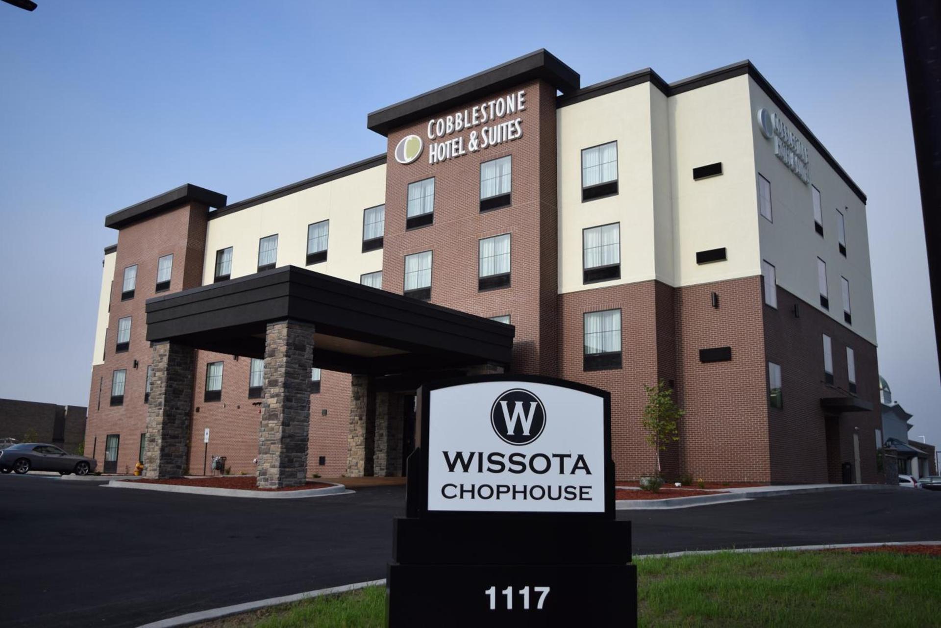 Cobblestone Hotel & Suites - Stevens Point — hotel in Stevens Point