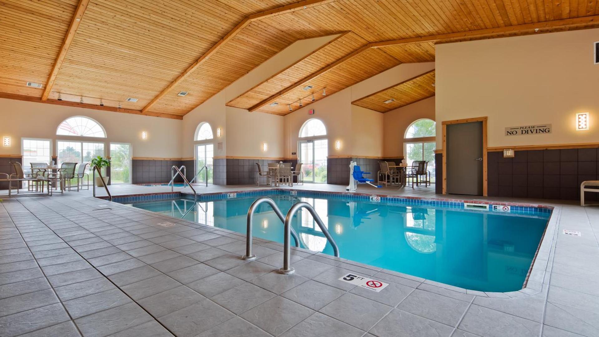 BEST WESTERN Plus Menomonie Inn & Suites photo 49